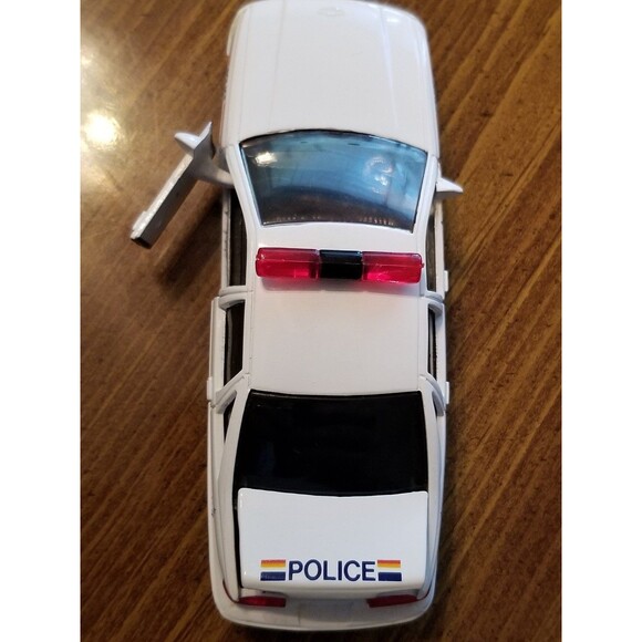 Royal Canadian Mounted Police Road Champs die cast police car 1:43 scale - Picture 11 of 12